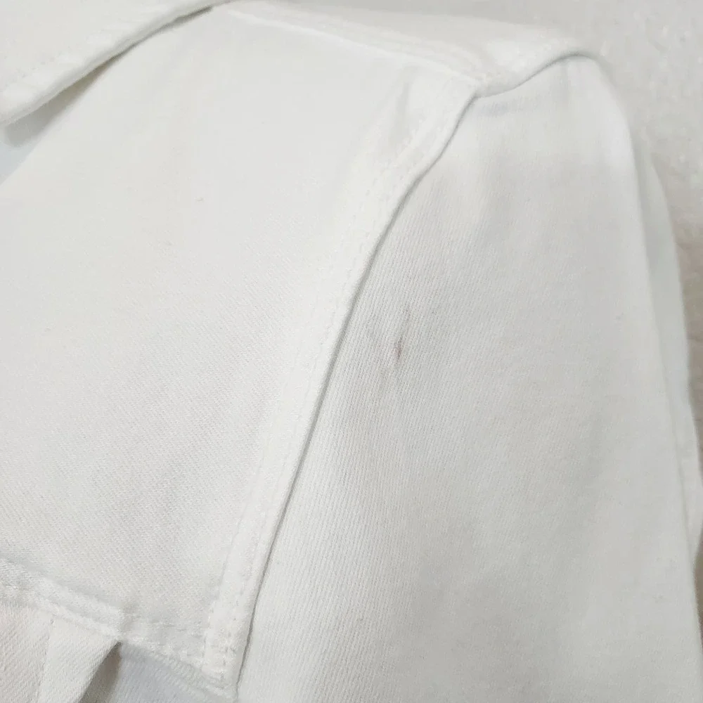 Women's White Denim Jacket - Picture 14 of 14